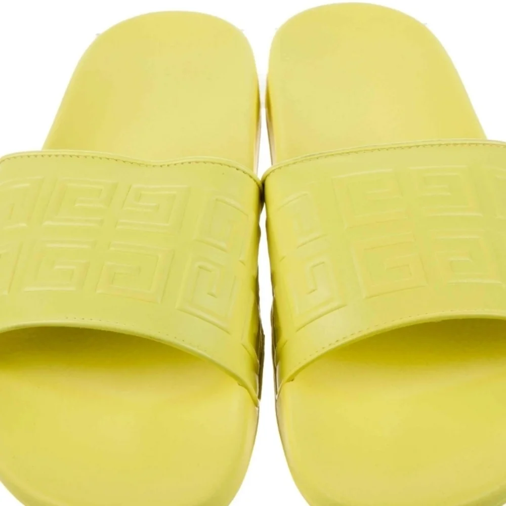 Givenchy Rubber Pool Slides